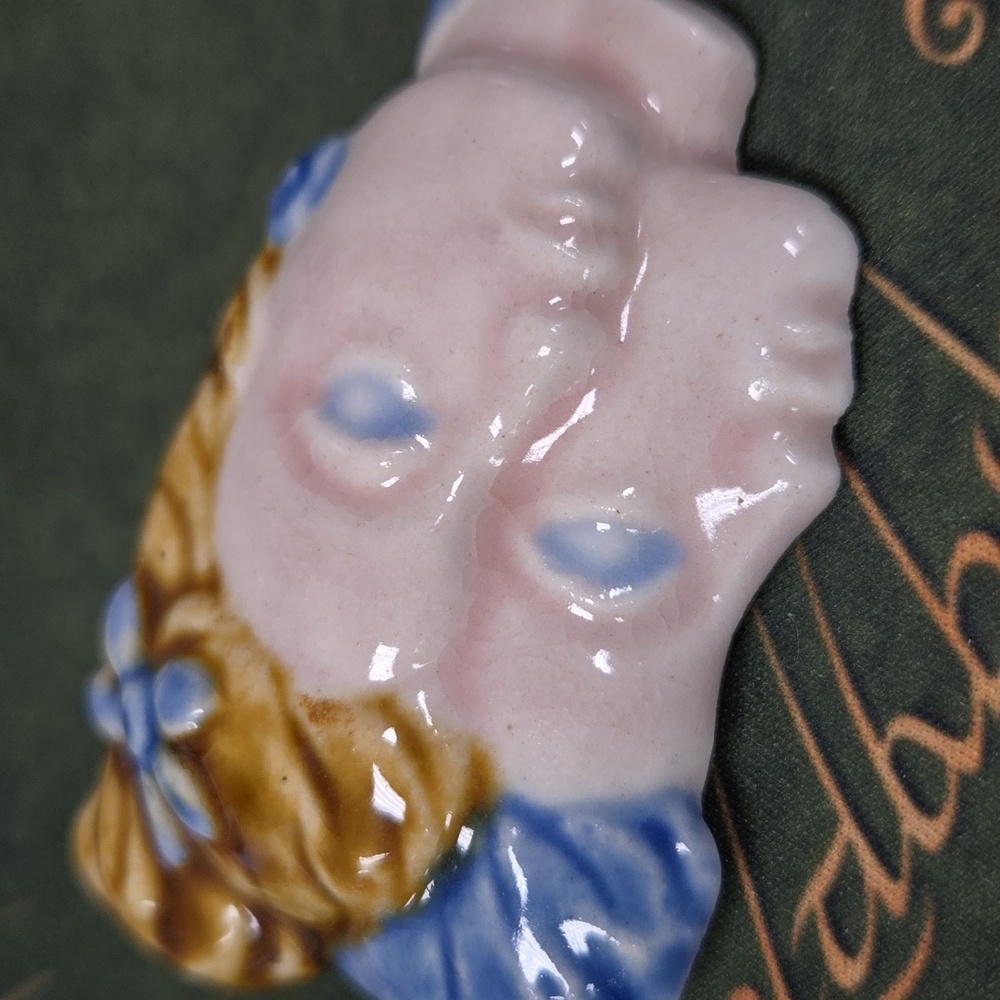 Ceramic Brooch - Picture 5 of 7
